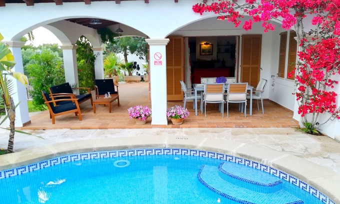 Cala Serena Villa | Fantastique villa de 3 chambres avec piscine, à 1 minute à pied de la plage de Cala D'Or.