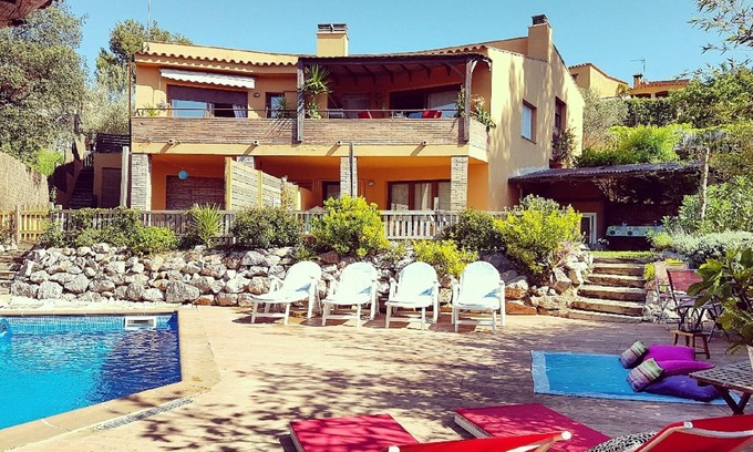 Begur Appartement | Fantastic apartment in Begur with communal swimming pool.