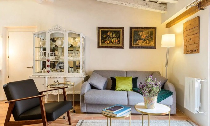 Figueres Appartement | Fantastique appartement JM 1: Grenier avec charme, caractère et harmonie