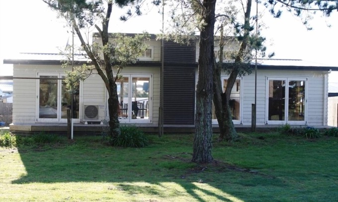 Pauanui Maison | FANTASTIC NEW BACH près de la plage de Pauanui
