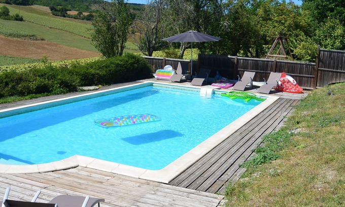 Itzac Maison | conversion de grange fantastique près de Cordes sur Ciel avec 4 chambres et piscine
