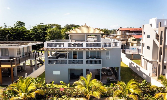 Espinar Maison | Fantastique maison de plage sur une plage isolée
