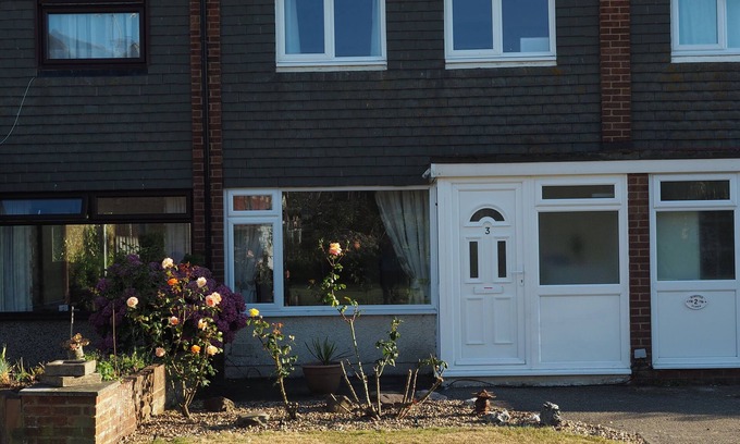 Rustington Maison | L'emplacement est fantastique à une courte distance de marche de la plage, le parc et le village.