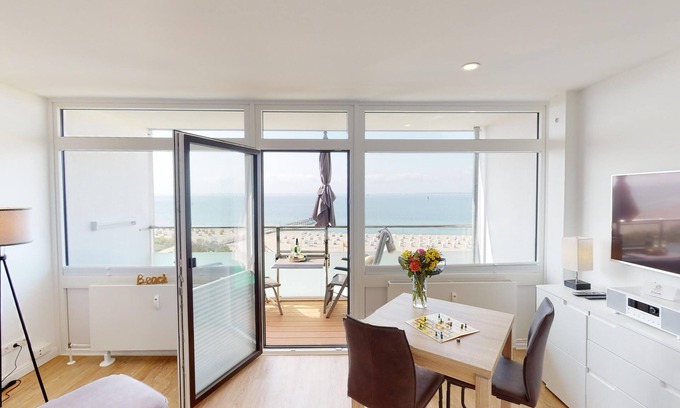 Pelzerhaken Appartement | Fantastic, modern sea view apartment for 2 people with balcony, sauna and pool