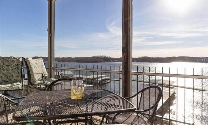 Lakeland Appartement | Fantastic View , Pools, Tennis, and Relaxing
