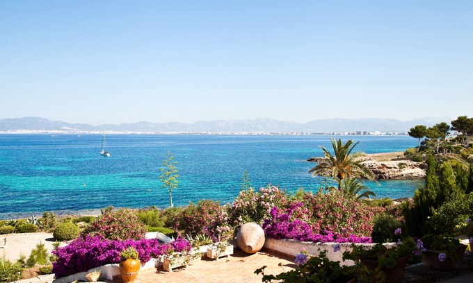Cala Blava Chalet De Ski | Fantastique villa sur la mer, jardin, terrasses et accès direct à la mer