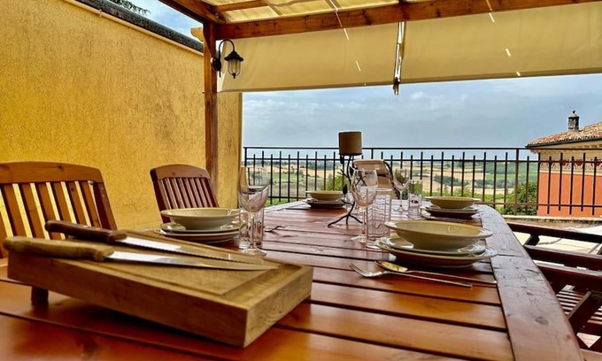Vignale Monferrato Appartement | Fantastica terrazza con solarium e infernot by Revenue House