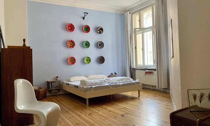 Neukoelln Appartement | Farbige Design 2-zi-altbauwhng Beim Maybachufer. Kinder- & Haustierfreundlich