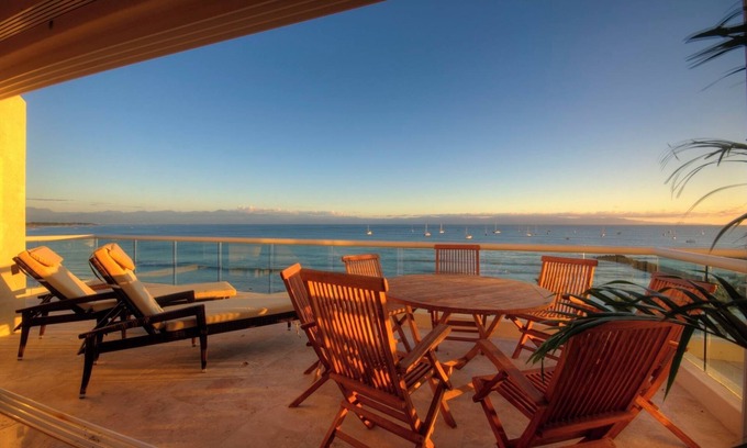 Emiliano Zapata Copropriété | Farito Beachfront Penthouse, Surf & Paddle Board.