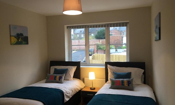 Luton Maison | Farley Hill House