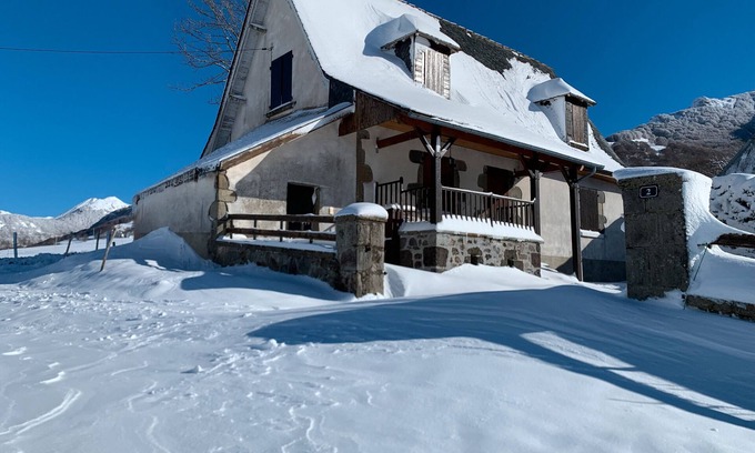 Mandailles-Saint-Julien Maison | Farm Cottage at Puy Mary