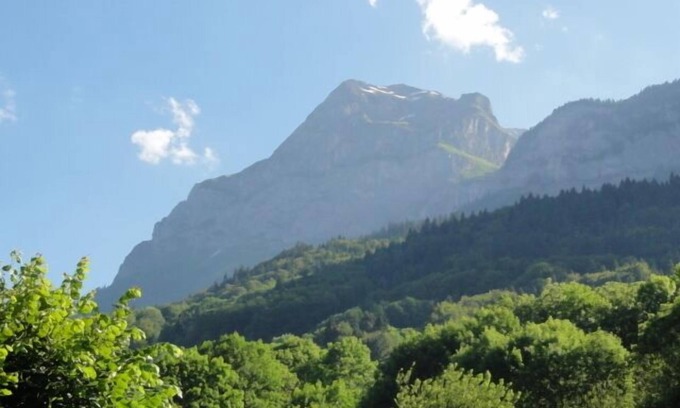 Magland Maison | FERME SITUÉE AU CŒUR DE LA HTE-SAVOIE MI-CHEMIN ENTRE CHAMONIX, ANNECY, GENEVE
