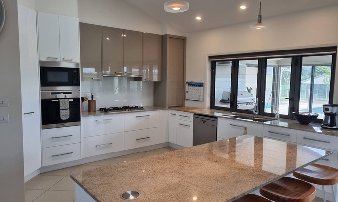 Palmers Channel Autre | Farm, pool, lots of space close to Yamba. Pet Friendly