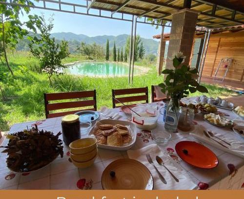 Albania Lit Et Petit-Déjeuner | Farm SuLove