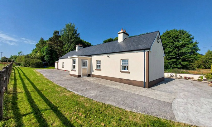 Frenchpark Maison | Farm View Cottage Castlerea