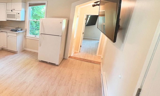 Potsdam Appartement | Farm1 - Near Clarkson, SLU, SUNYs. Modern Apt in Country Setting