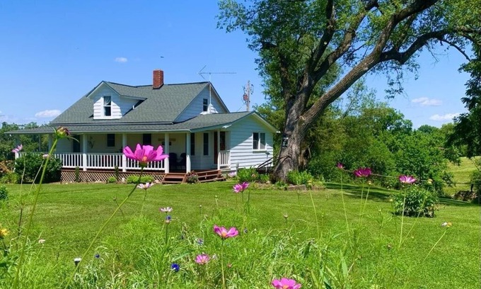 Grafton Maison | Farmhouse 80 Acres Rec Room Peddle Boat Lake Fishing Nature Trl 2 ml to Grafton