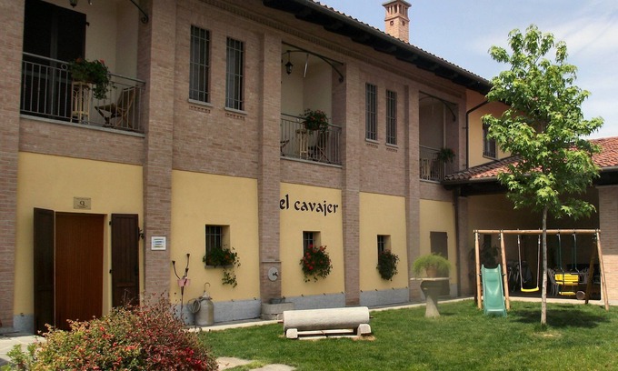 Flesie Autre | Ferme / B.& B. "El cavajer"