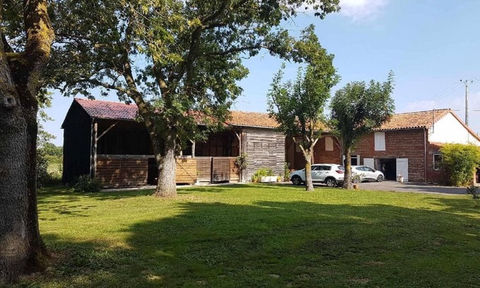 Montesquieu-Volvestre Autre | Ferme aménagée dans un grand parc arboré - Aquinaut