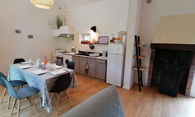 Cachen Maison | FARMHOUSE GITE WITH SHARED POOL - A CHANGE OF SCENERY FOR FAMILY AND FRIENDS