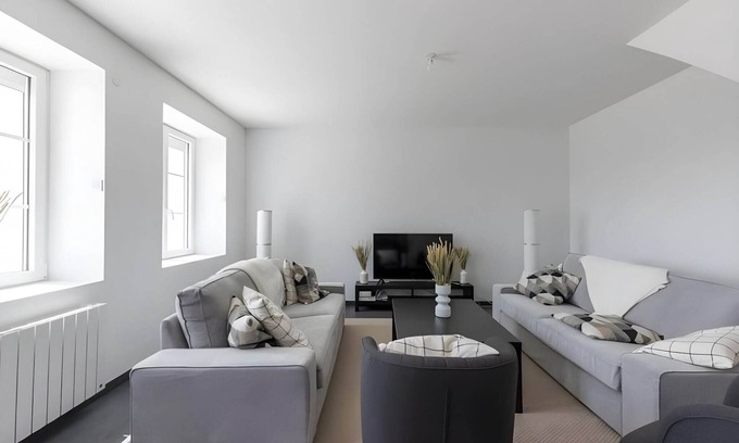 Laigne-en-Belin Appartement | Farmhouse in Laigné near Le Mans Circuit