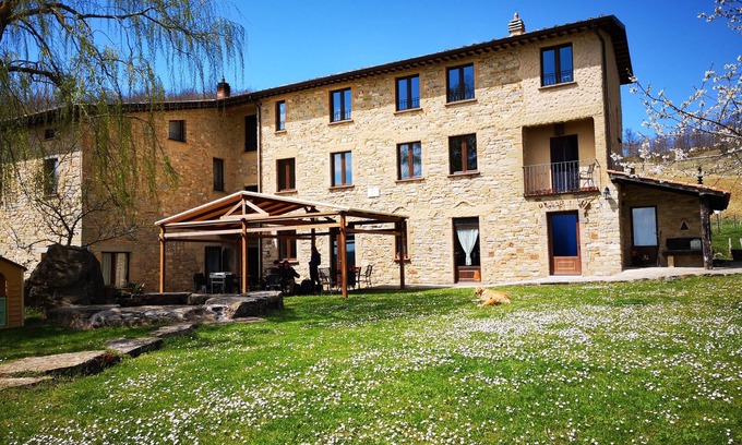 Pietralunga Autre | Farmhouse in the green Apennines, specializing in 'hospitality groups