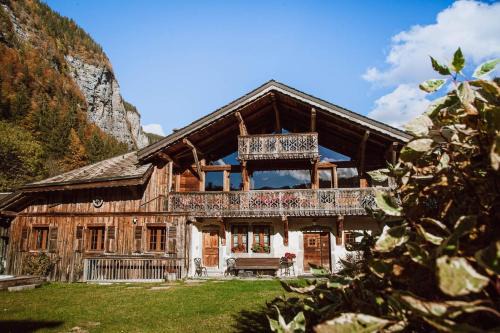 Morzine Chalet De Ski | Farmhouse La Desmuniere