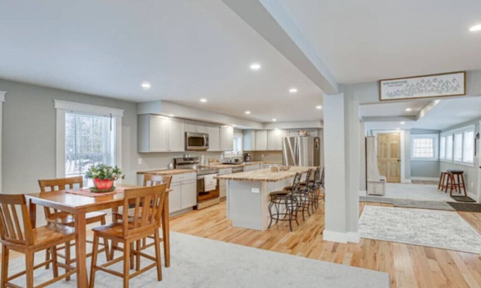Bridgton Maison | Farmhouse retreat Bridgton Maine