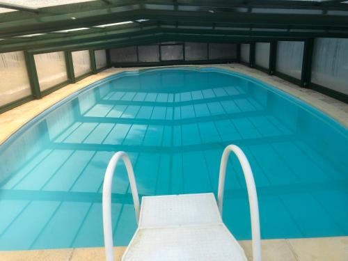 Leuhan Maison | Farmyard at Kerespars, 3 Houses, Sleeps 30 with pool