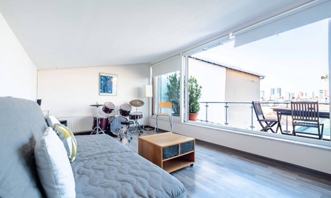 Nisantasi Appartement | Fascinating Flat near Citys Mall with Terrace