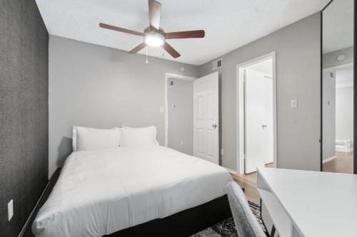 Brentwood Appartement | Fascinating Modern Luxe 1B in Austin Pool BBQ