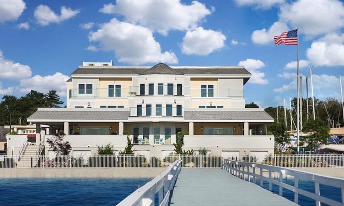 Port Washington Hôtel | Fathoms Hotel & Marina