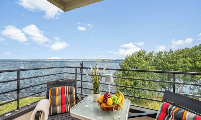 Schausende Appartement | Favorite place - breathtaking water view, balcony, walk-in shower, Smart