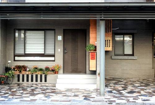 Dongshan Maison | February Flower B&B