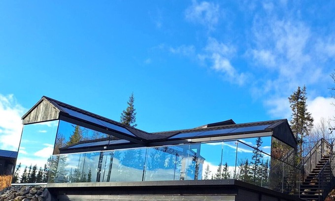 Nord-Aurdal Cabine | Fela Mirror Cabin - Scenic Glass Retreat at 1000 Meters in Valdres