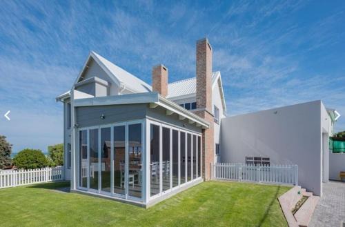 L'Agulhas Maison | Fellowship