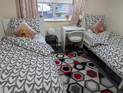 Lucan Maison | FEMALES Only