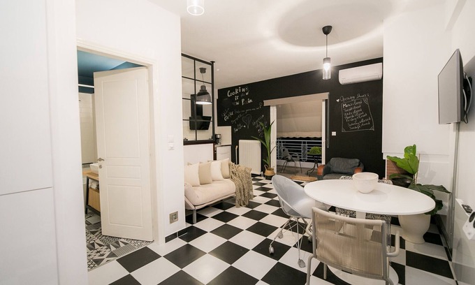 Volos City Centre Appartement | Fena Uptown Easy Living Apartment