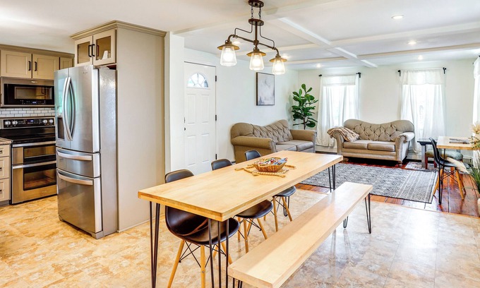Bernville Maison | Fenced Backyard, Grill & Deck: Bernville Home!