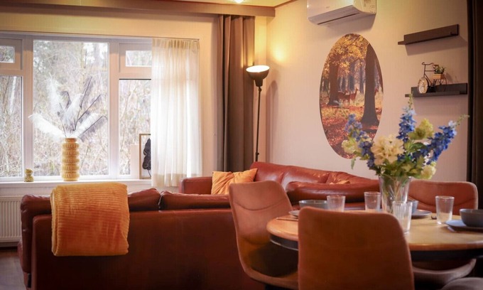 Municipality of Elburg Chalet De Ski | Fenced garden | Covered porch | Free bikes