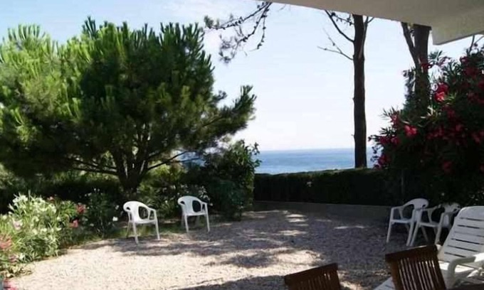 Llanca Appartement | FENER DE BAIX 83 – Maison avec jardin et vue sur la mer