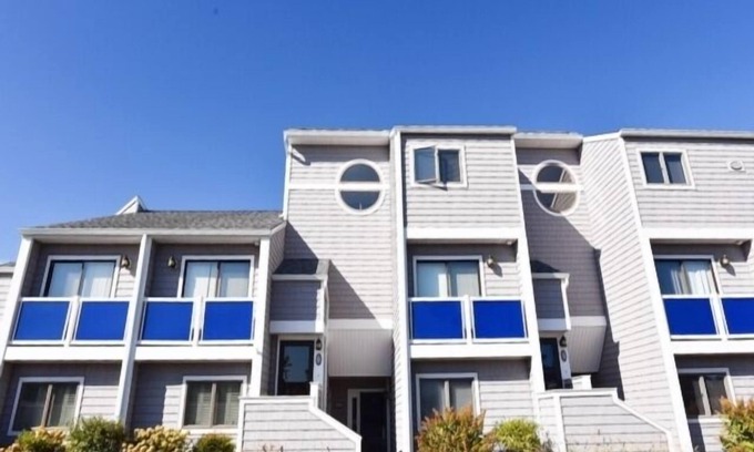 Fenwick Island Copropriété | Condo Bayside Fenwick Island en face de Harpoon Hannahs, cuisine complète, piscine, bain à remous, tennis