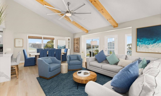 Edgewater Acres Maison | Fenwick Shores House