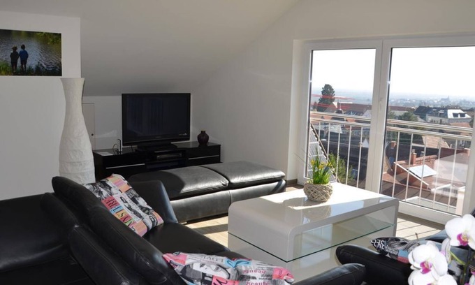 Neustadt-Hambach Appartement | Ferienwohnung im Seminargarten - Appartement/fewo, Dusche und Bad, WC, Nichtraucher