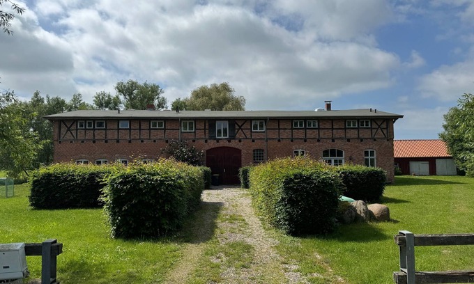 Roggenstorf Maison | Ferienhaus mit 5 SZ und 2 Bädern auf Insgesamt 220 qm Wohnfläche