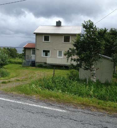 Bostad Maison | Feriehus med utsikt mot fjellet Hoven