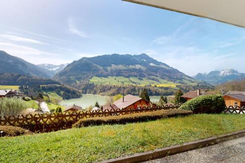 Cresuz Appartement | Ferienchalet Seeblick