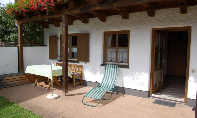 Bayerisch Eisenstein Appartement | Maison de vacances dans une nature préservée, entrée séparée et terrasse