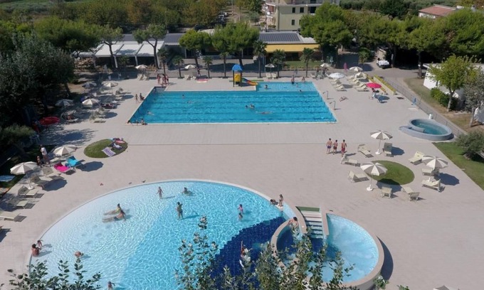 Cologna Spiaggia Maison | Feriendorf Stork Lodge Deluxe für 6 Personen