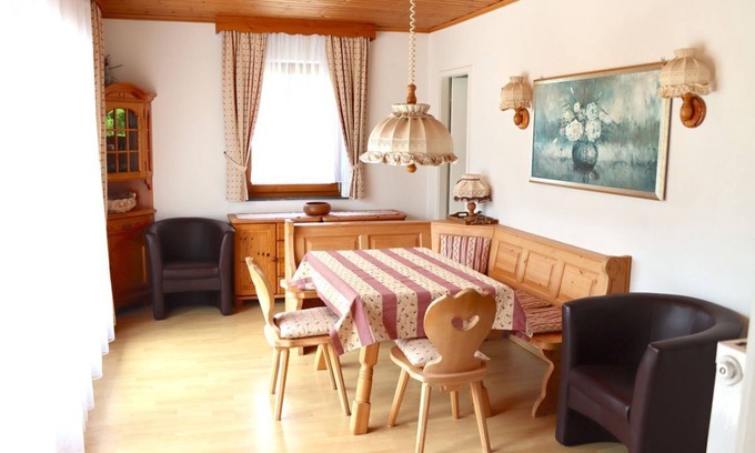 Schwarzenbach Maison | Ferienhaus 16-f Haus Hoher Ifen - Südlage mit Alpinem Flair - Ferienhäuser im Feriendorf Weissensee